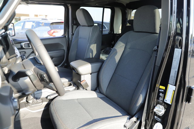 New 2025 Jeep Gladiator Sport image 16