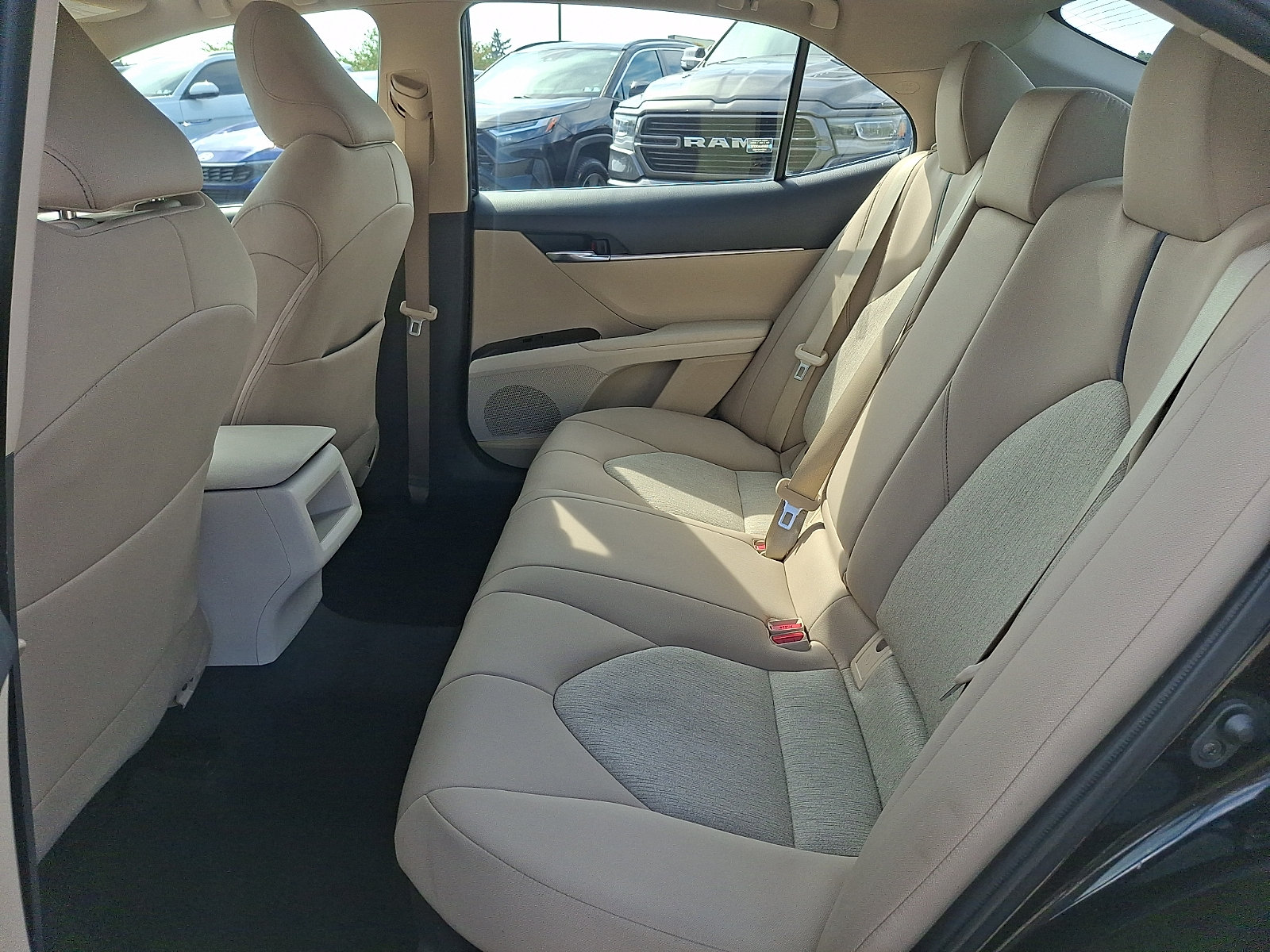 Used 2021 Toyota Camry LE FWD image 10
