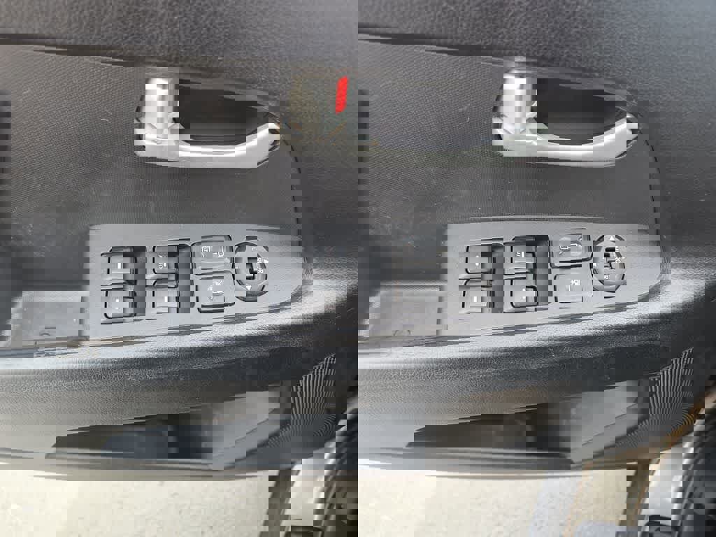 Used 2011 Kia Sportage EX w/ Premium Pkg w/Leather Seats image 13