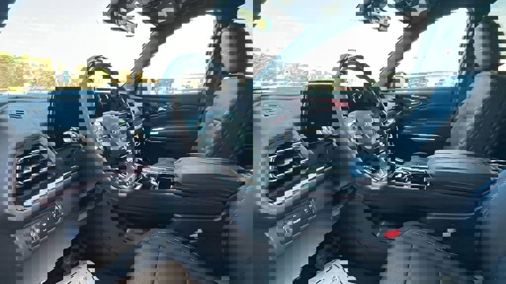 New 2026 Chevrolet Traverse Z71 w/ Enhanced Driving Package image 11