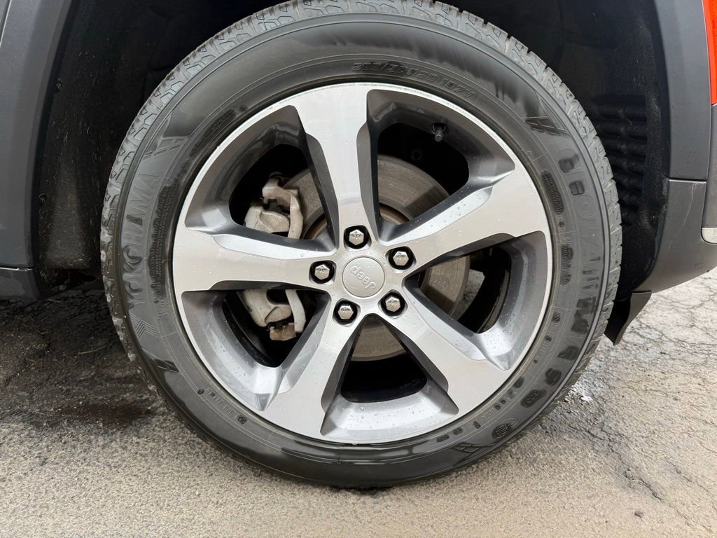 Used 2023 Jeep Grand Cherokee L Limited image 48