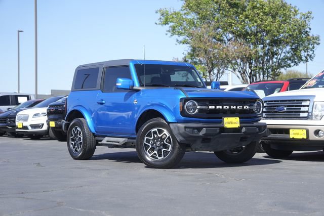 Used 2023 Ford Bronco Outer Banks image 2