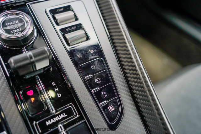 Used 2025 Aston Martin DB12 Coupe RWD image 33