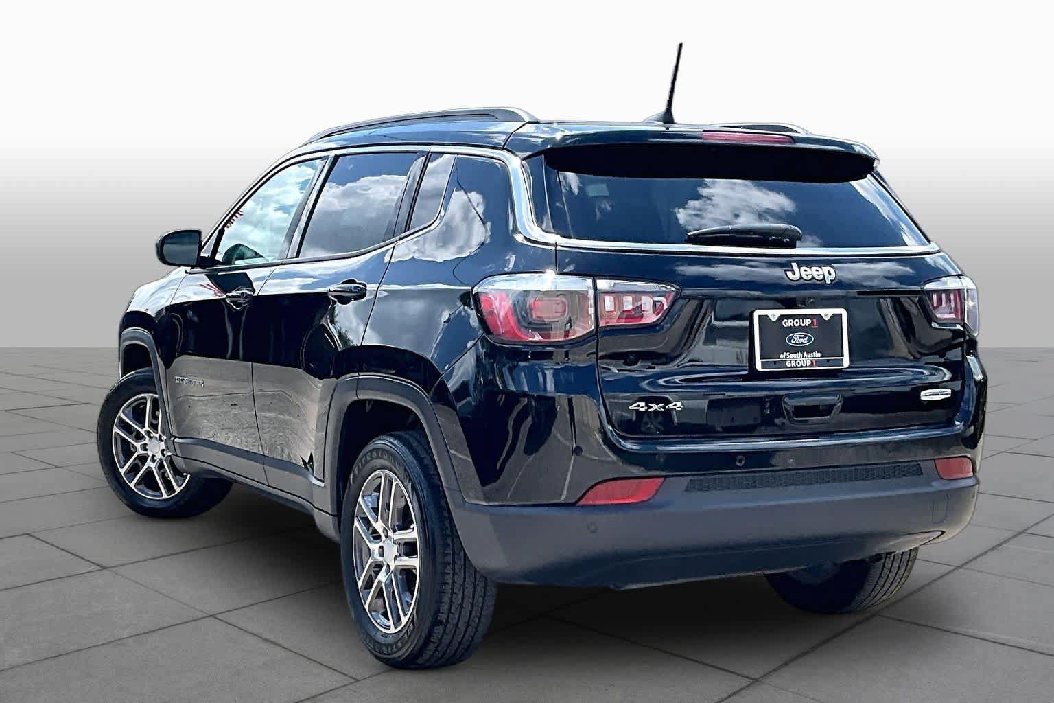 Used 2020 Jeep Compass Latitude AWD/4WD image 6