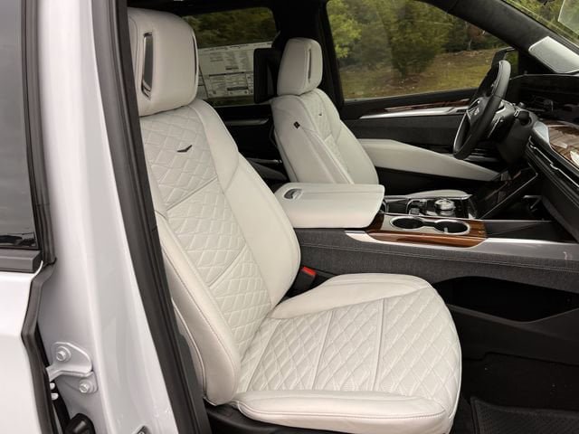New 2026 Cadillac Escalade Platinum Sport AWD/4WD image 23