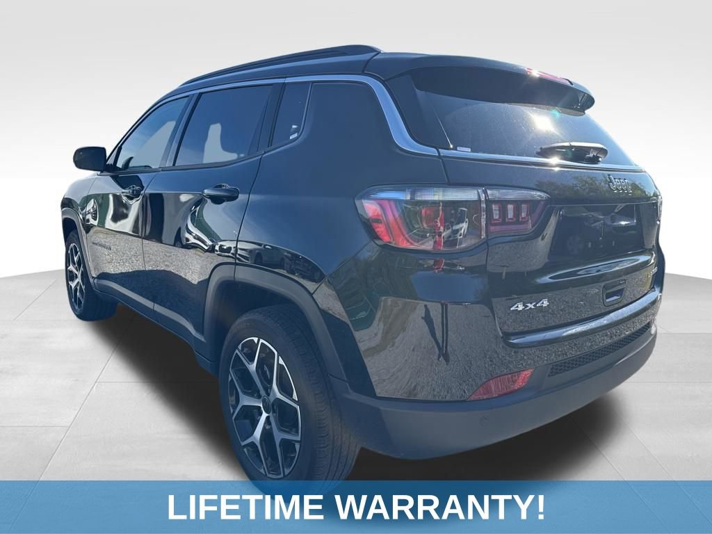 Used 2025 Jeep Compass Limited image 4