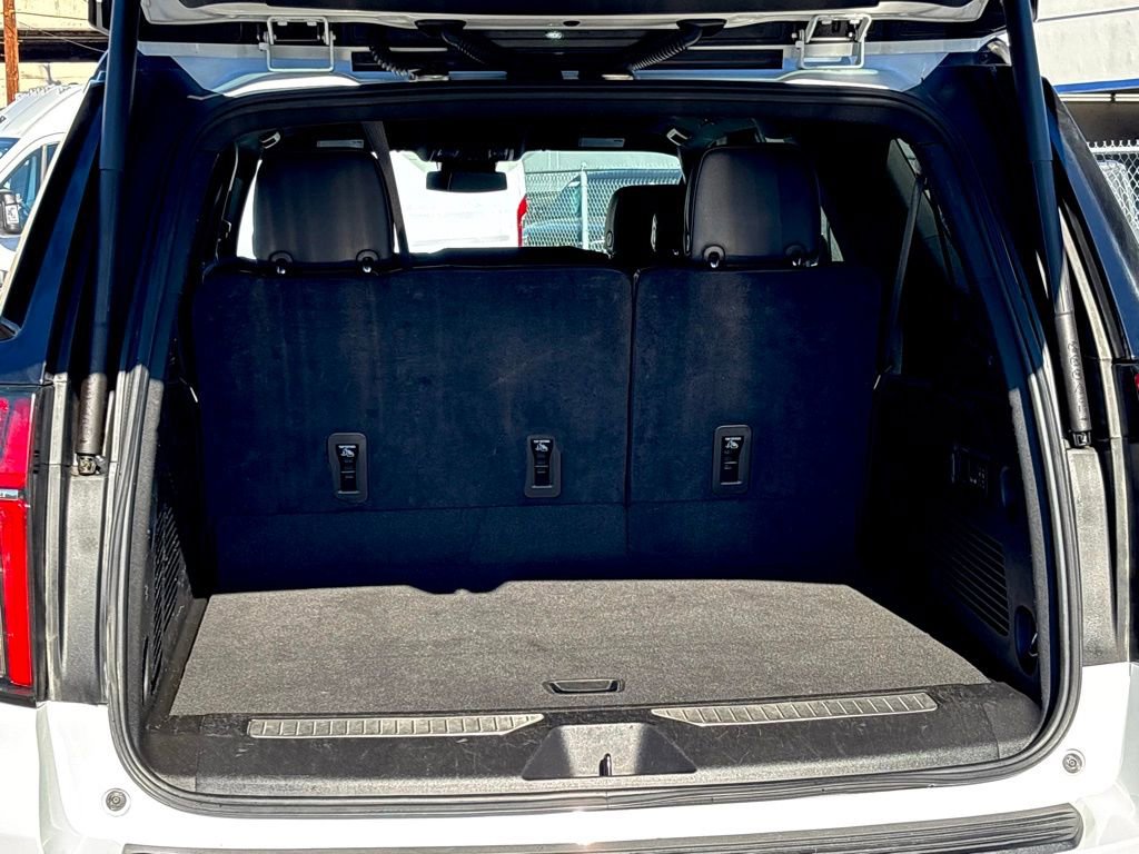 Used 2024 Chevrolet Suburban Premier image 26