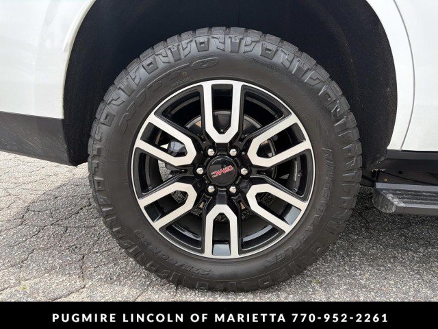 Used 2024 GMC Yukon AT4 w/ AT4 Premium Plus Package AWD/4WD image 17
