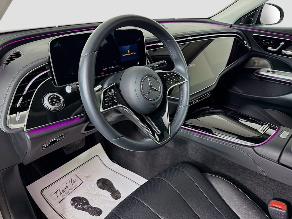 Used 2024 Mercedes-Benz E 350 4MATIC Sedan w/ MBUS Superscreen Package image 9
