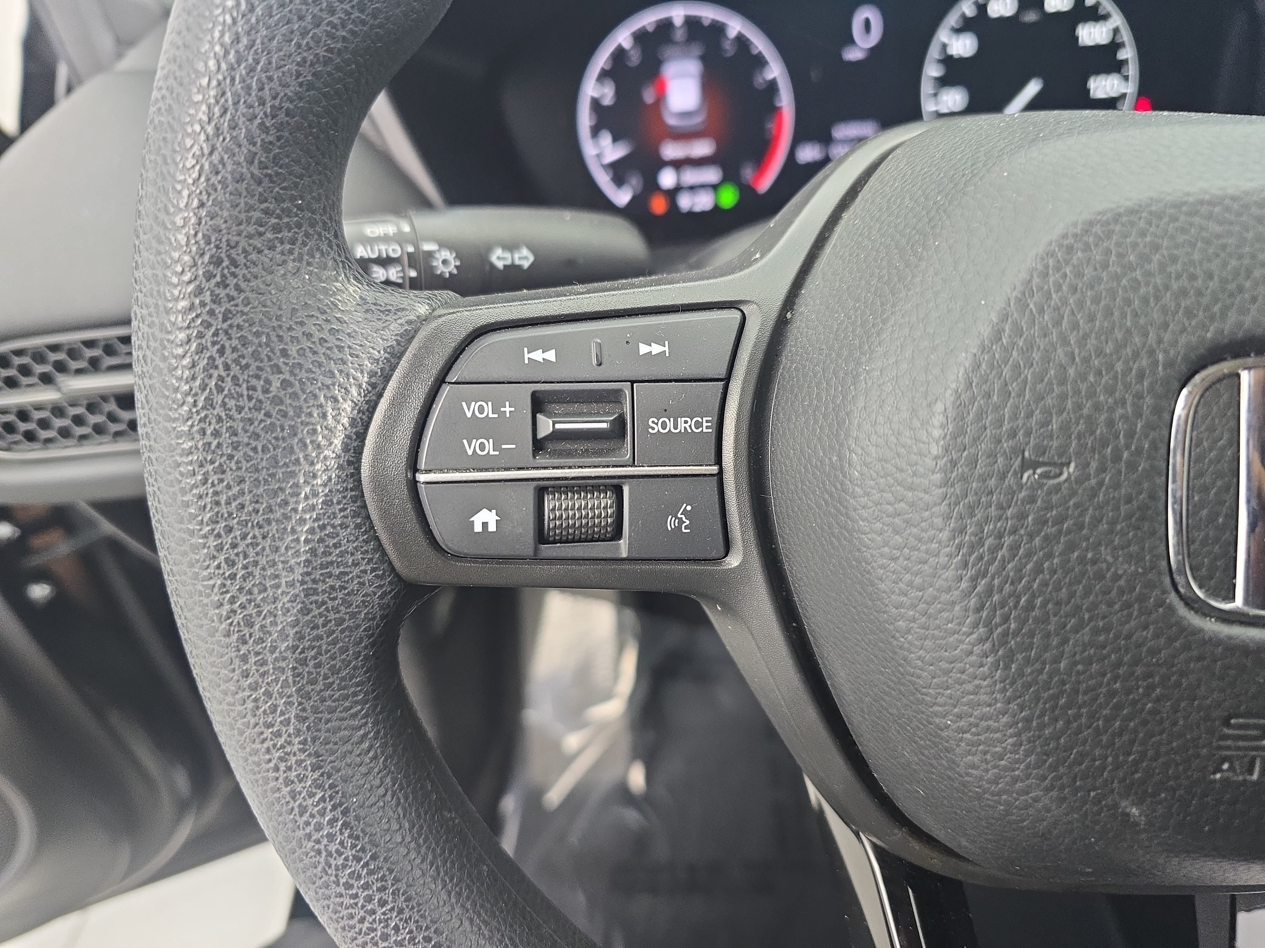 Used 2023 Honda HR-V LX image 16