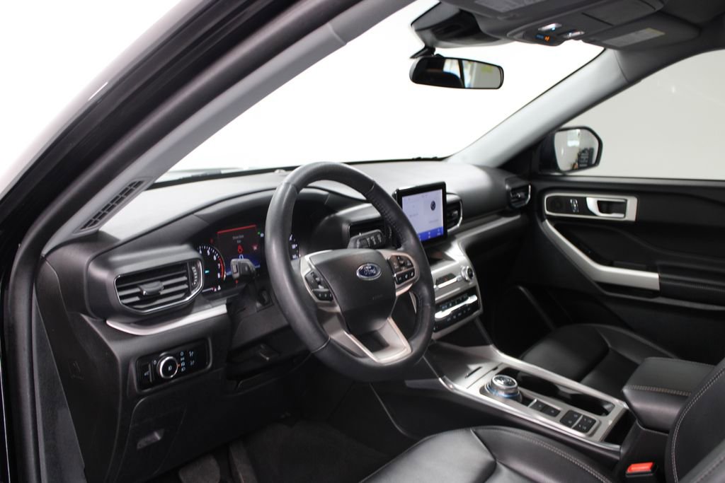Used 2023 Ford Explorer XLT w/ Equipment Group 202A image 23