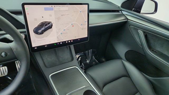 Used 2025 Tesla Model Y Performance image 44