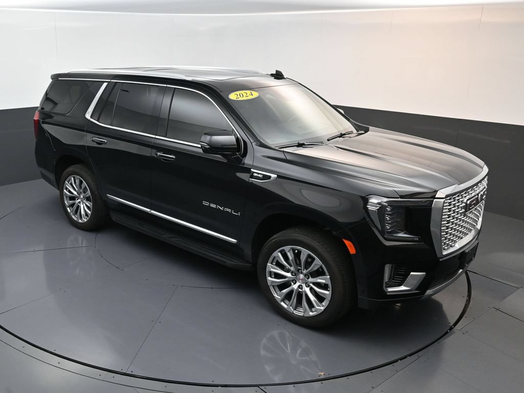 Used 2024 GMC Yukon Denali w/ Advanced Technology Package AWD/4WD image 16