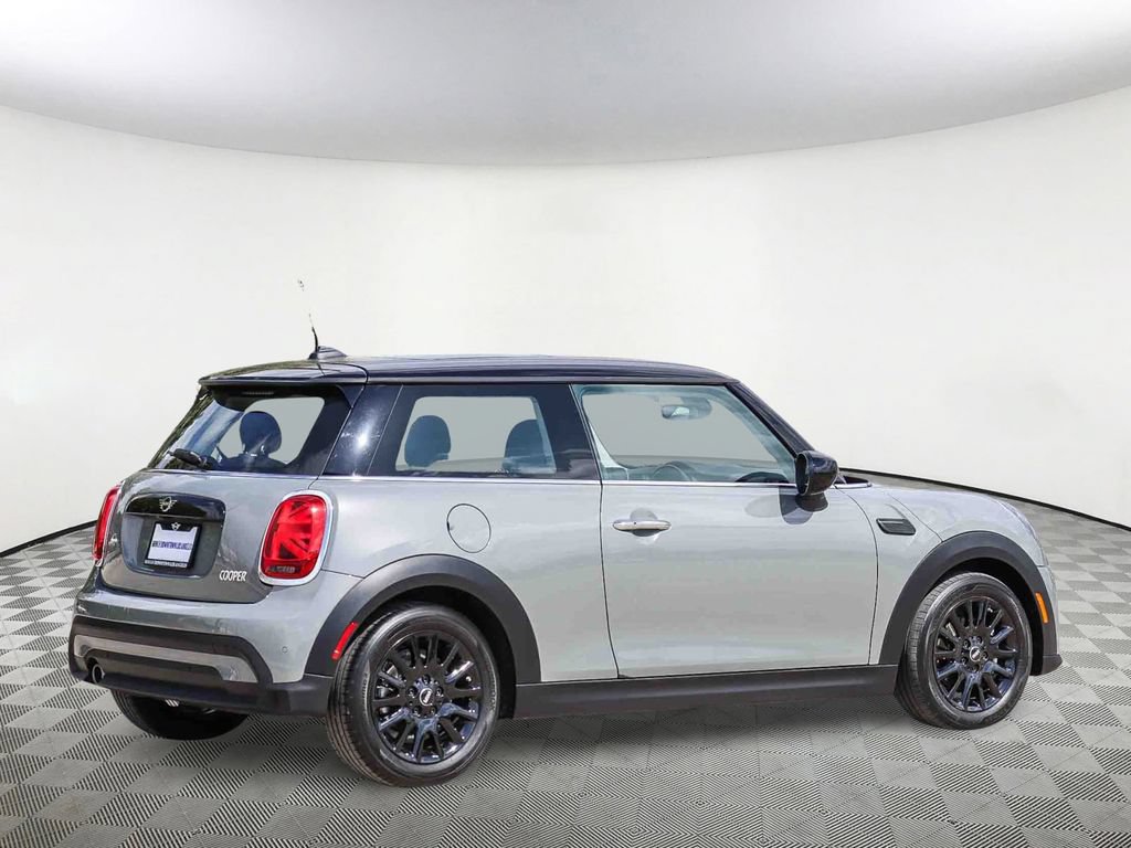 Used 2023 MINI Cooper 2-Door Hardtop FWD image 5