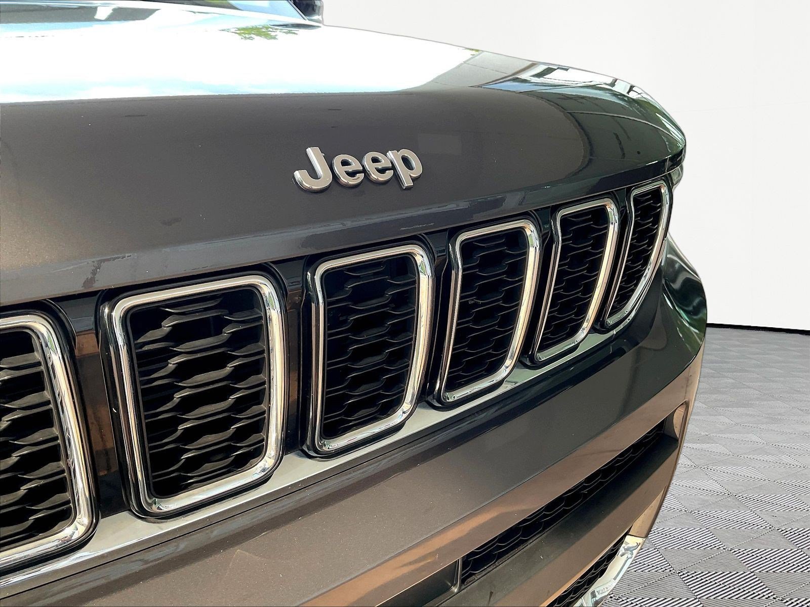 Used 2021 Jeep Grand Cherokee L Limited AWD/4WD image 30