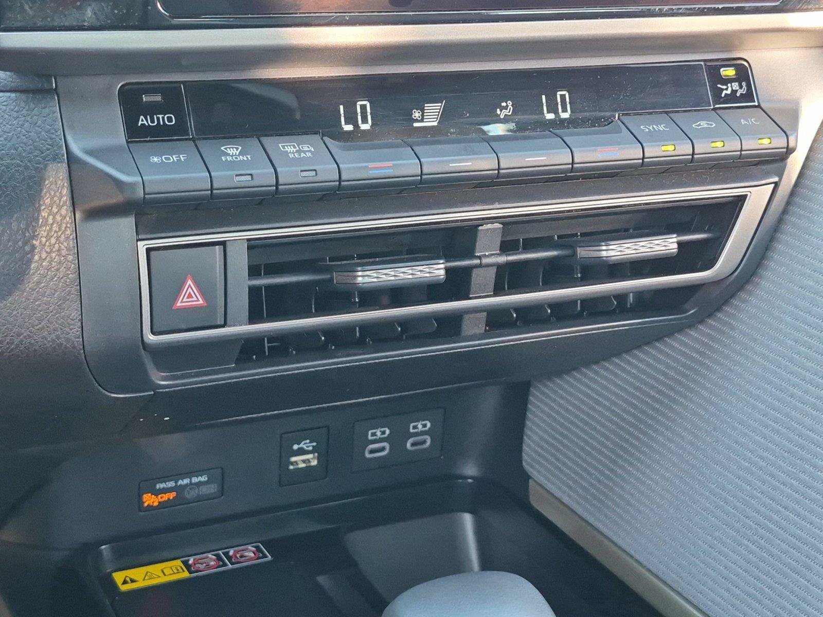 Used 2025 Toyota Camry SE FWD image 22