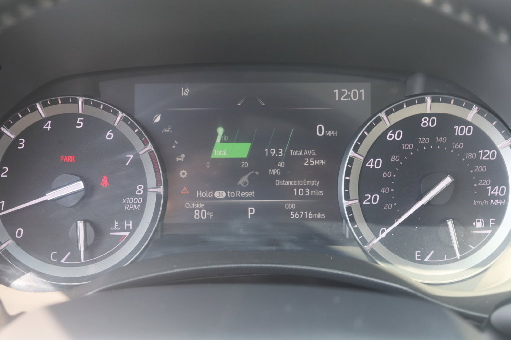 Used 2021 Toyota Highlander XLE AWD/4WD image 35