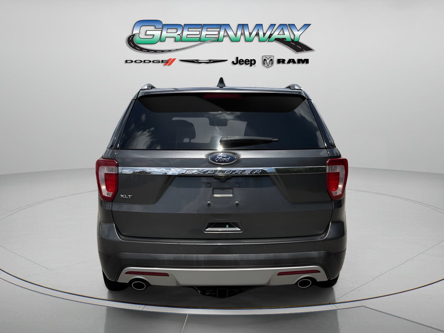 Used 2016 Ford Explorer XLT w/ Equipment Group 202A FWD image 3