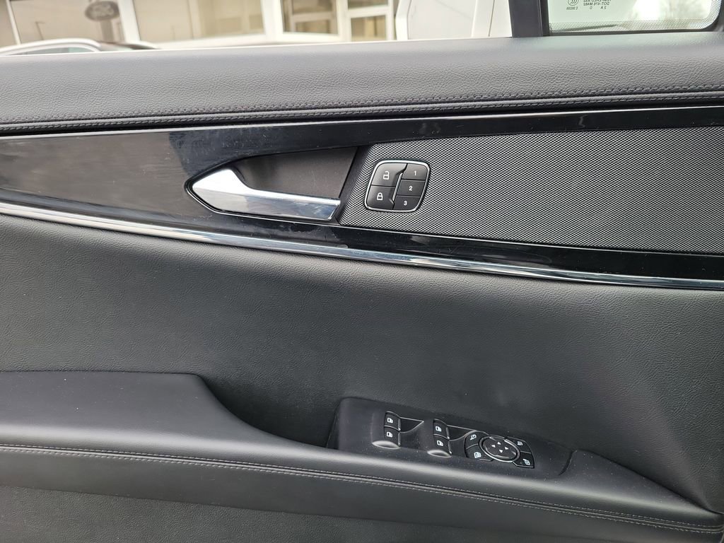 Certified 2023 Lincoln Nautilus AWD w/ Premium Package image 18