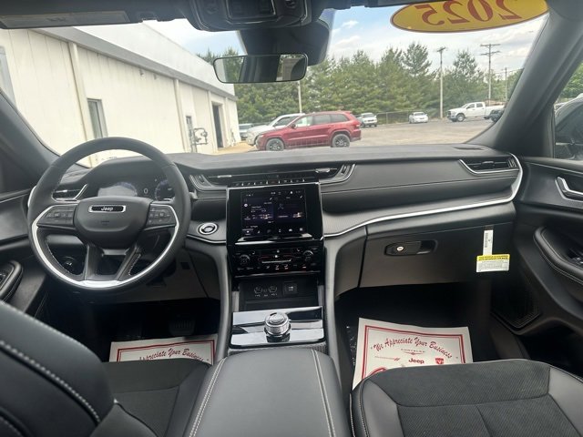 New 2025 Jeep Grand Cherokee L Altitude image 20