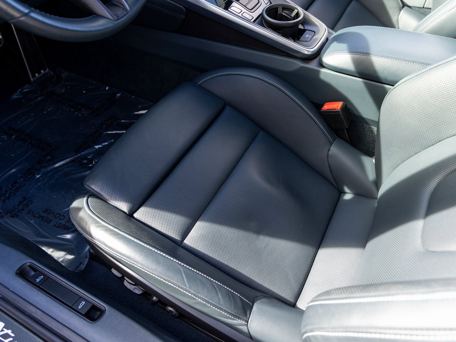 Certified 2022 Porsche 911 Turbo S image 28