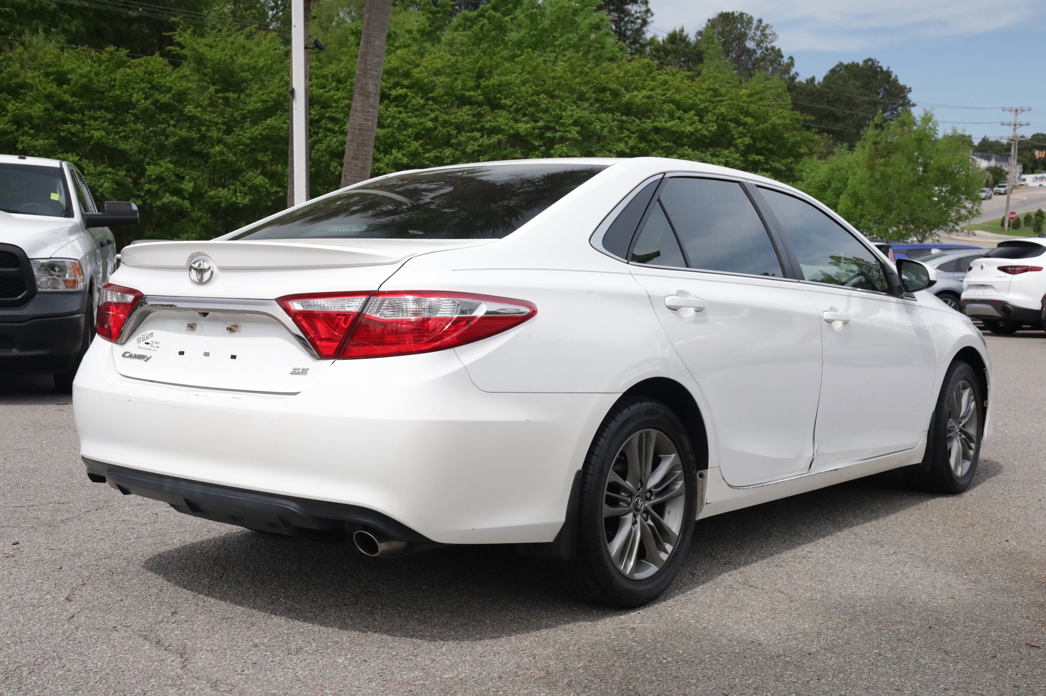 Used 2017 Toyota Camry SE FWD image 5
