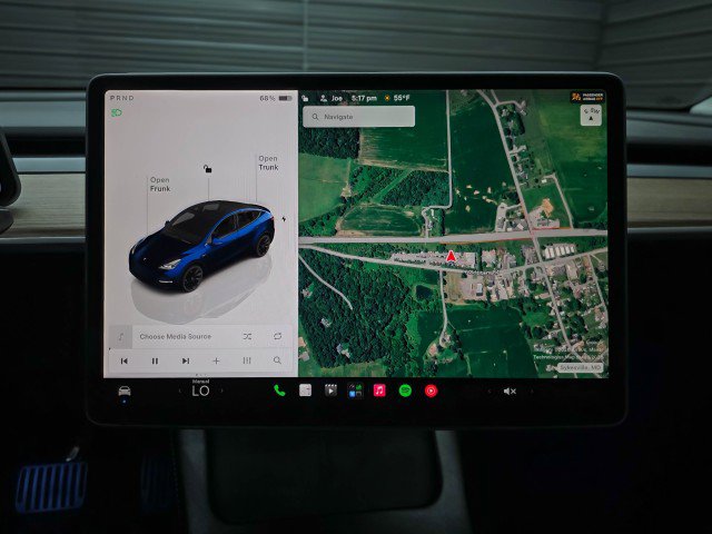 Used 2025 Tesla Model Y Long Range AWD/4WD image 25