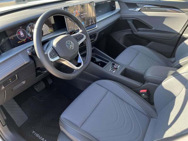 New 2026 Volkswagen Tiguan SE FWD image 12