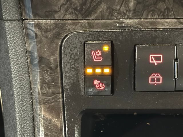 Used 2011 GMC Acadia Denali FWD image 26