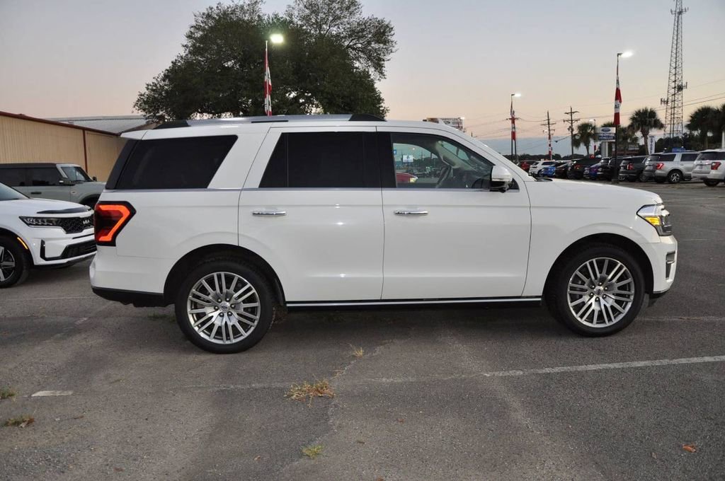 Used 2022 Ford Expedition Limited image 6