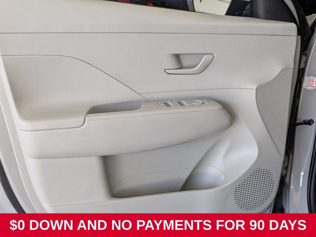 Used 2025 Hyundai Kona SEL FWD image 11