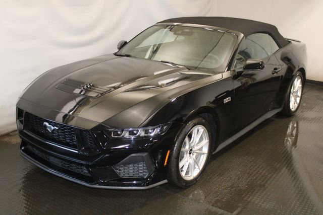 Used 2025 Ford Mustang GT Premium image 4