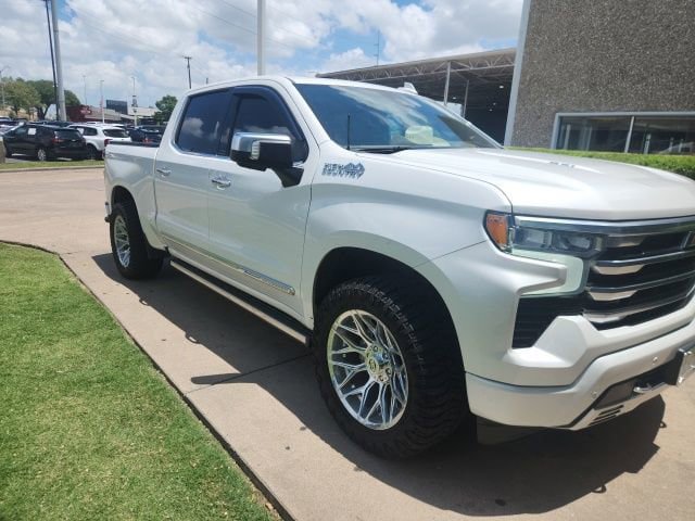Used 2023 Chevrolet Silverado 1500 High Country w/ High Country Premium Package AWD/4WD image 1