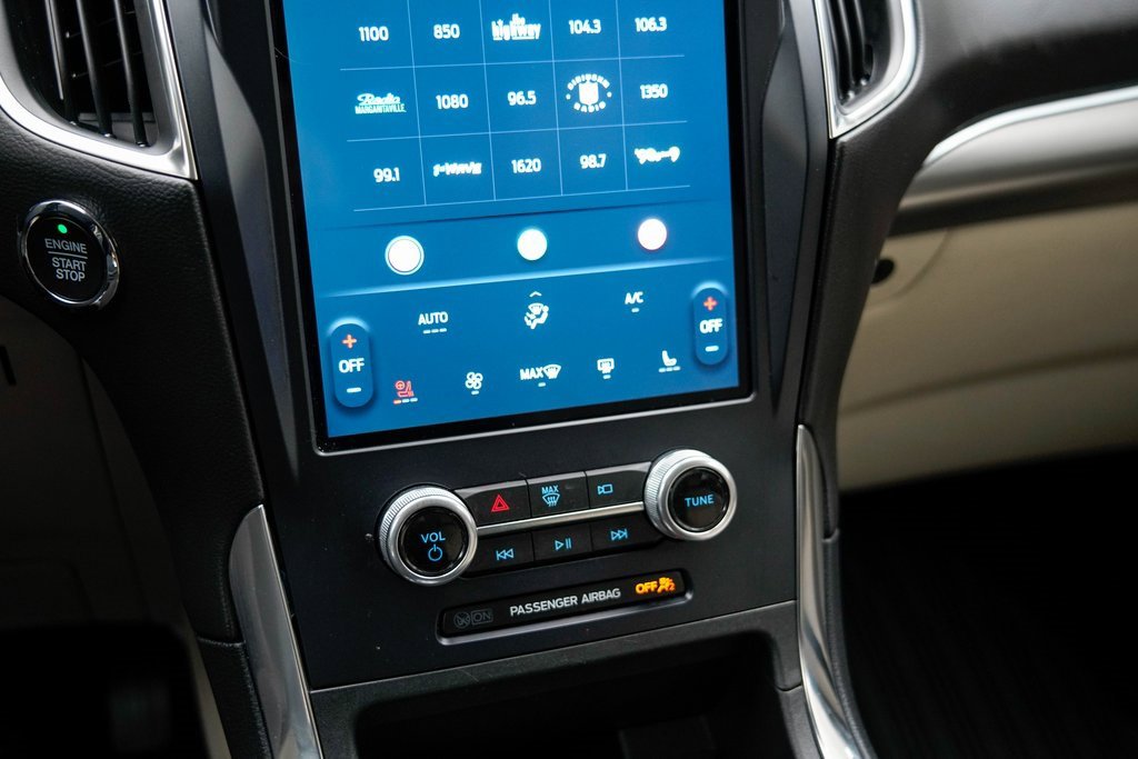 Used 2022 Ford Edge Titanium image 29
