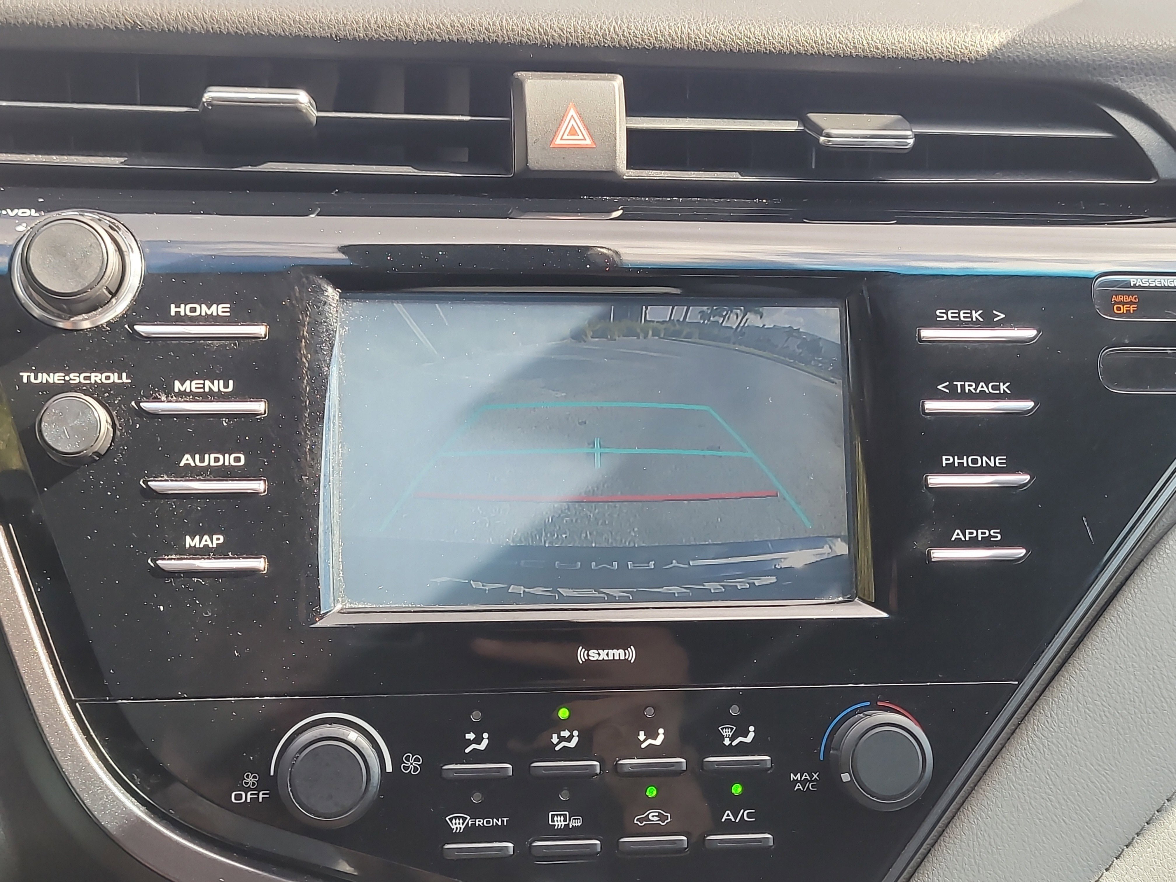 Used 2020 Toyota Camry LE image 22