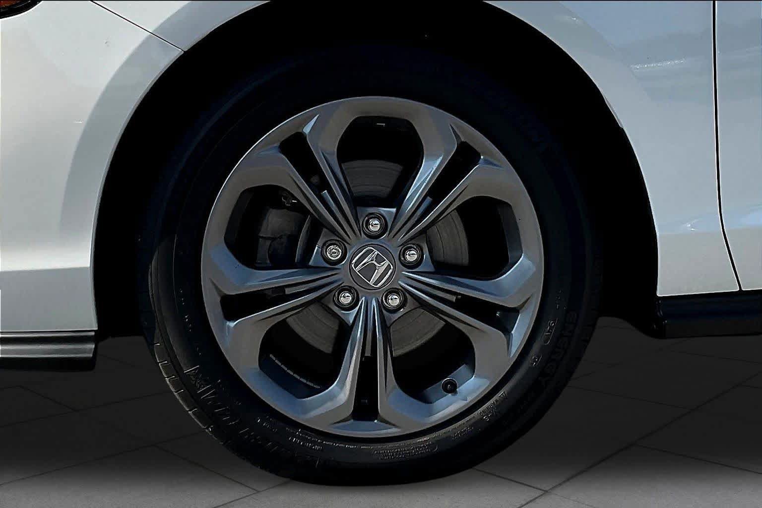 Used 2023 Honda Accord EX image 11