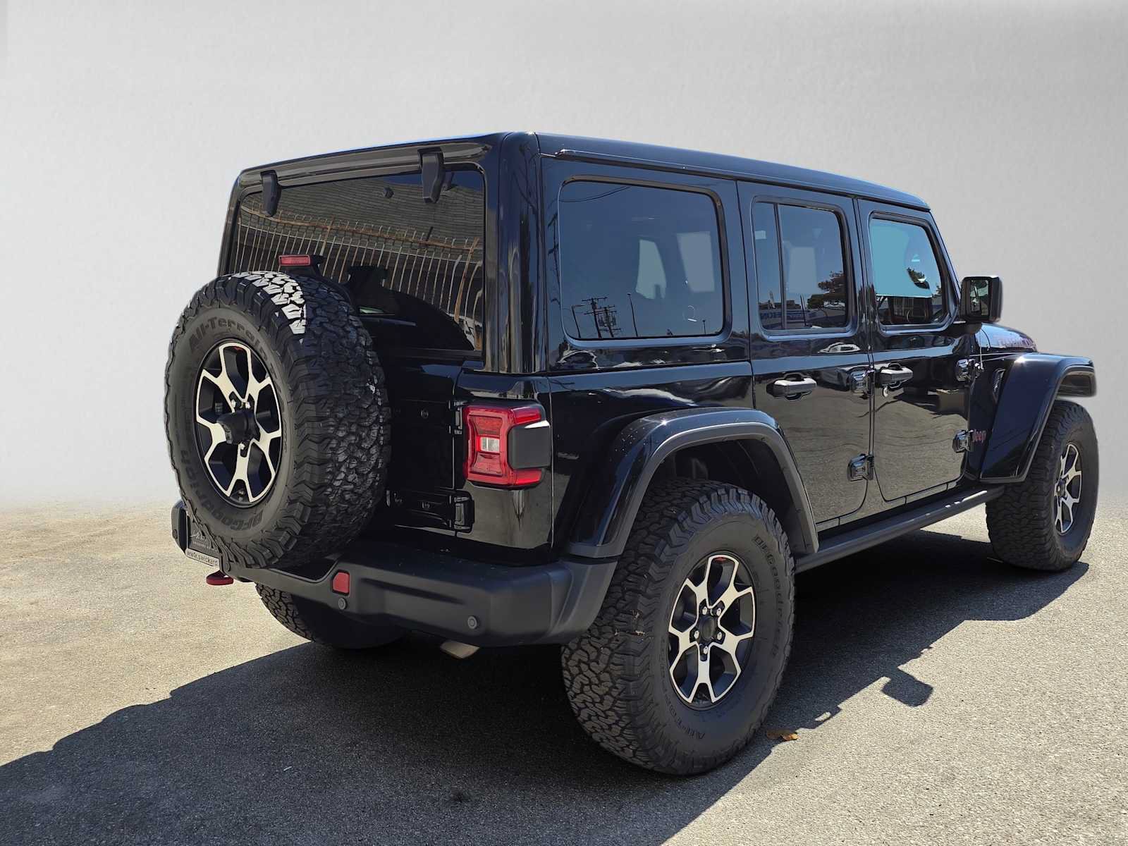 Used 2021 Jeep Wrangler Unlimited Rubicon AWD/4WD image 3