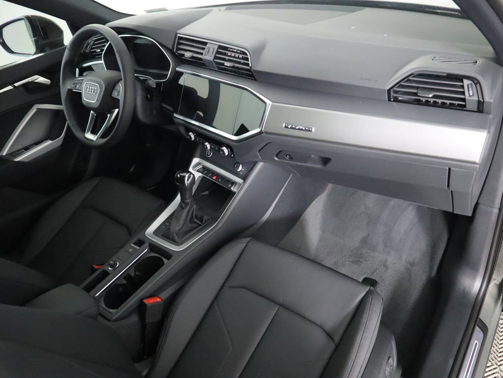 Used 2025 Audi Q3 2.0T Premium w/ Convenience Package image 19