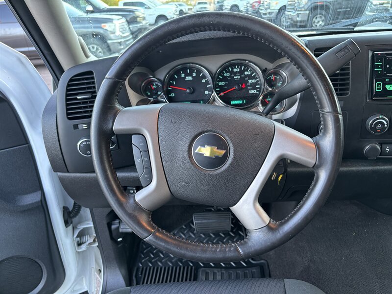Used 2013 Chevrolet Silverado 2500 LT w/ Convenience Package AWD/4WD image 13