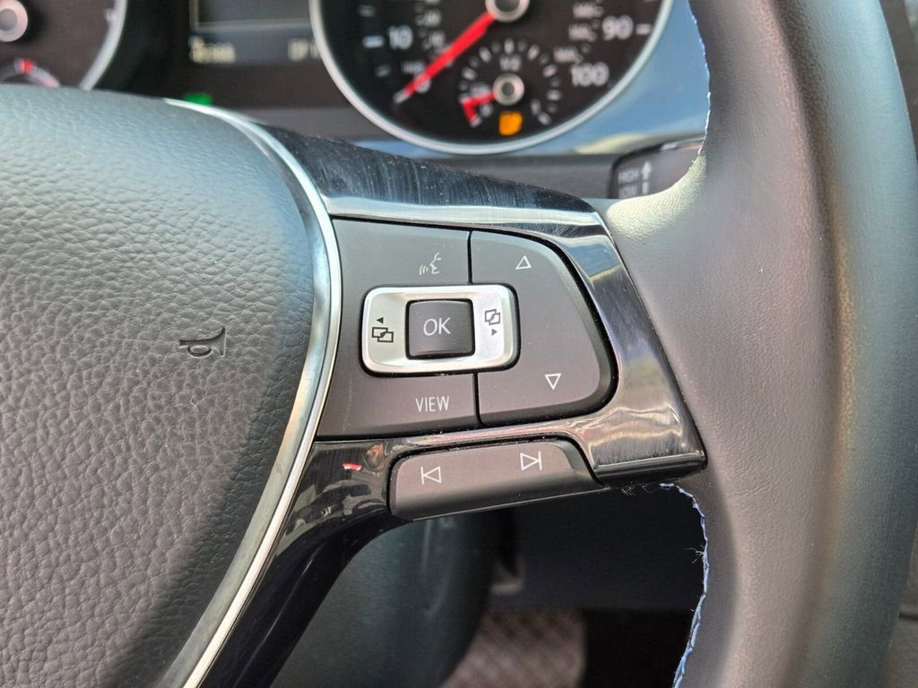 Used 2019 Volkswagen e-Golf SE w/ Driver Assistance Package image 25