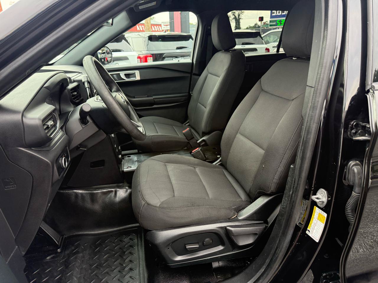 Used 2023 Ford Explorer 4WD Police Interceptor image 3