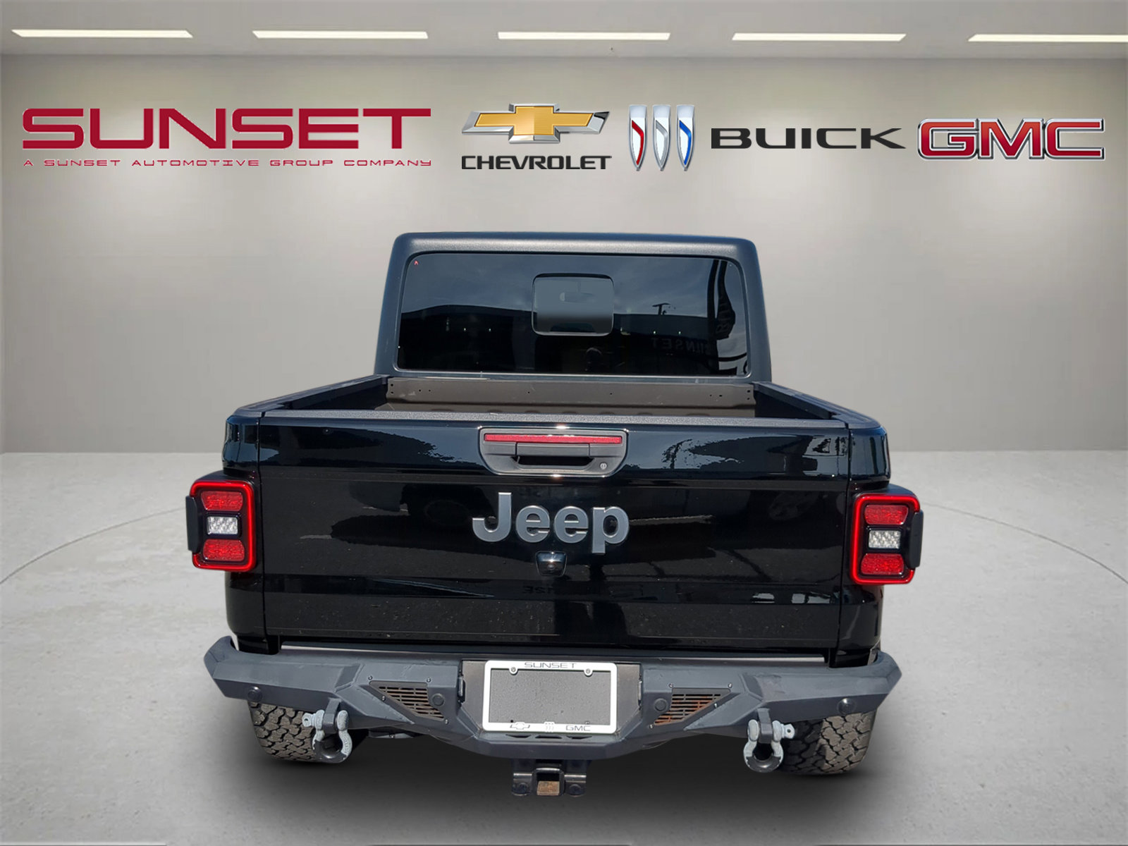 Used 2020 Jeep Gladiator Overland w/ Safety Group image 5