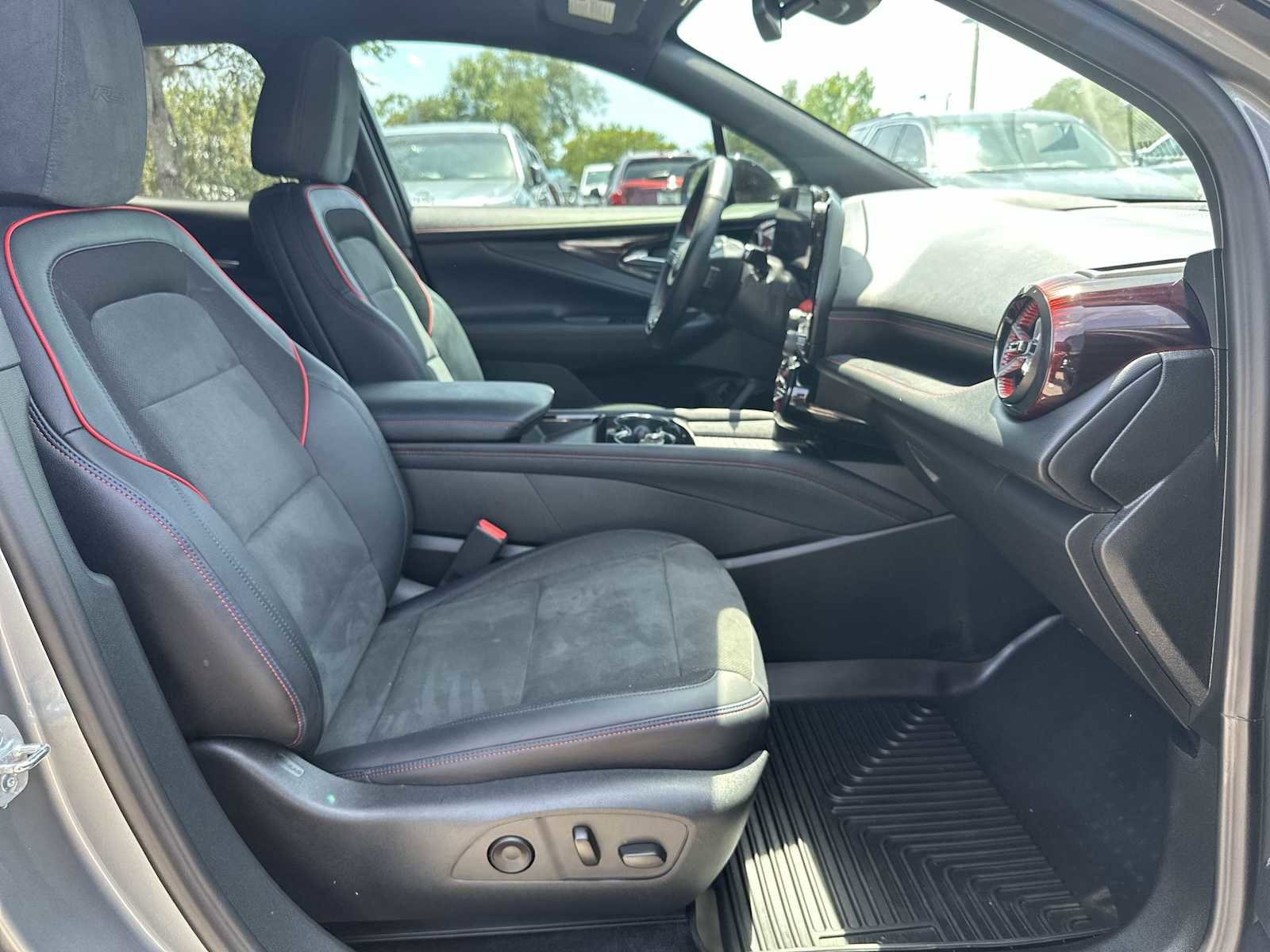 Certified 2026 Chevrolet Blazer EV RS FWD image 19