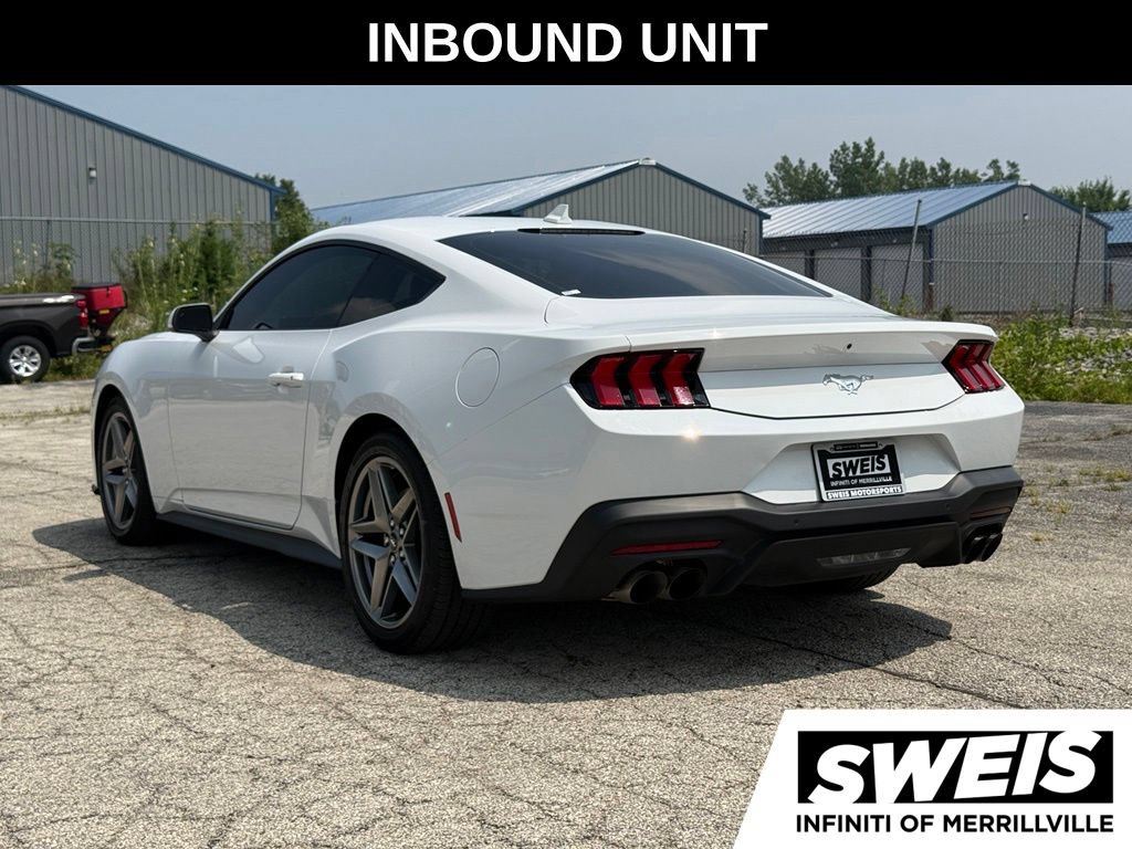 Used 2025 Ford Mustang Premium RWD image 8