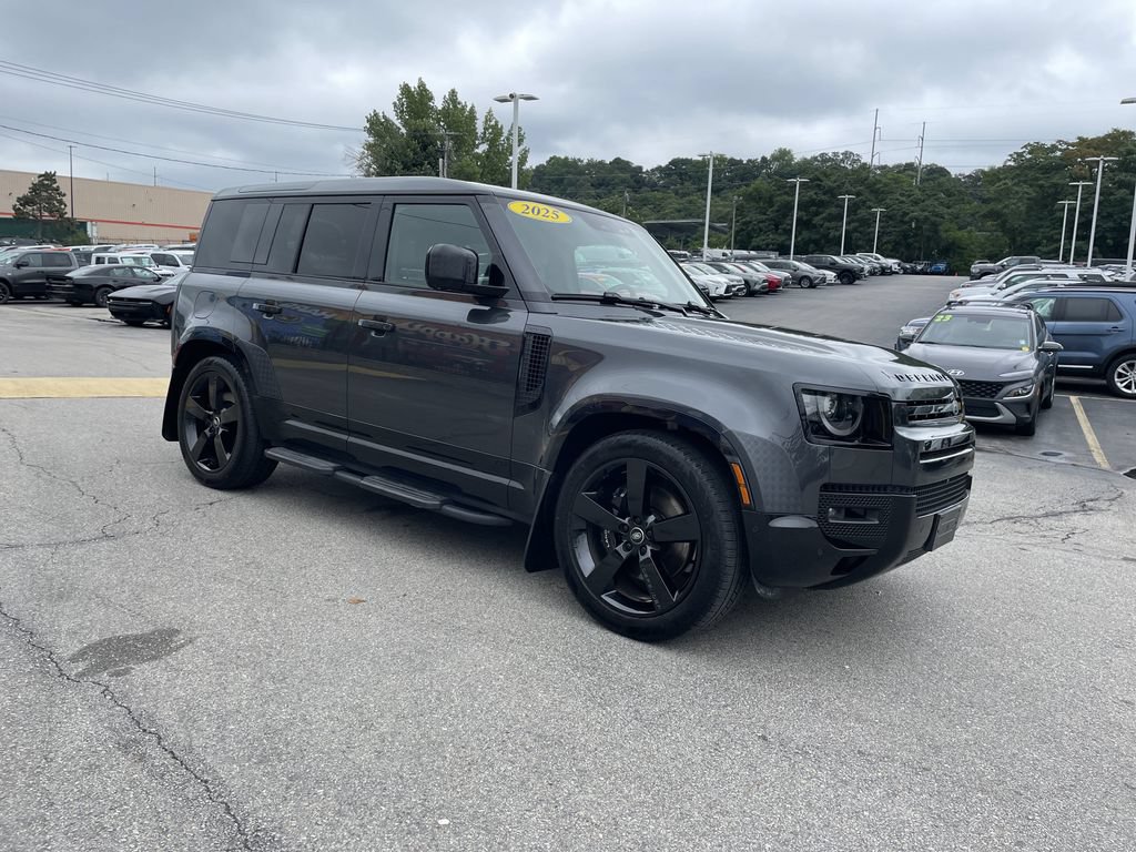 Used 2025 Land Rover Defender 110 V8 AWD/4WD image 6