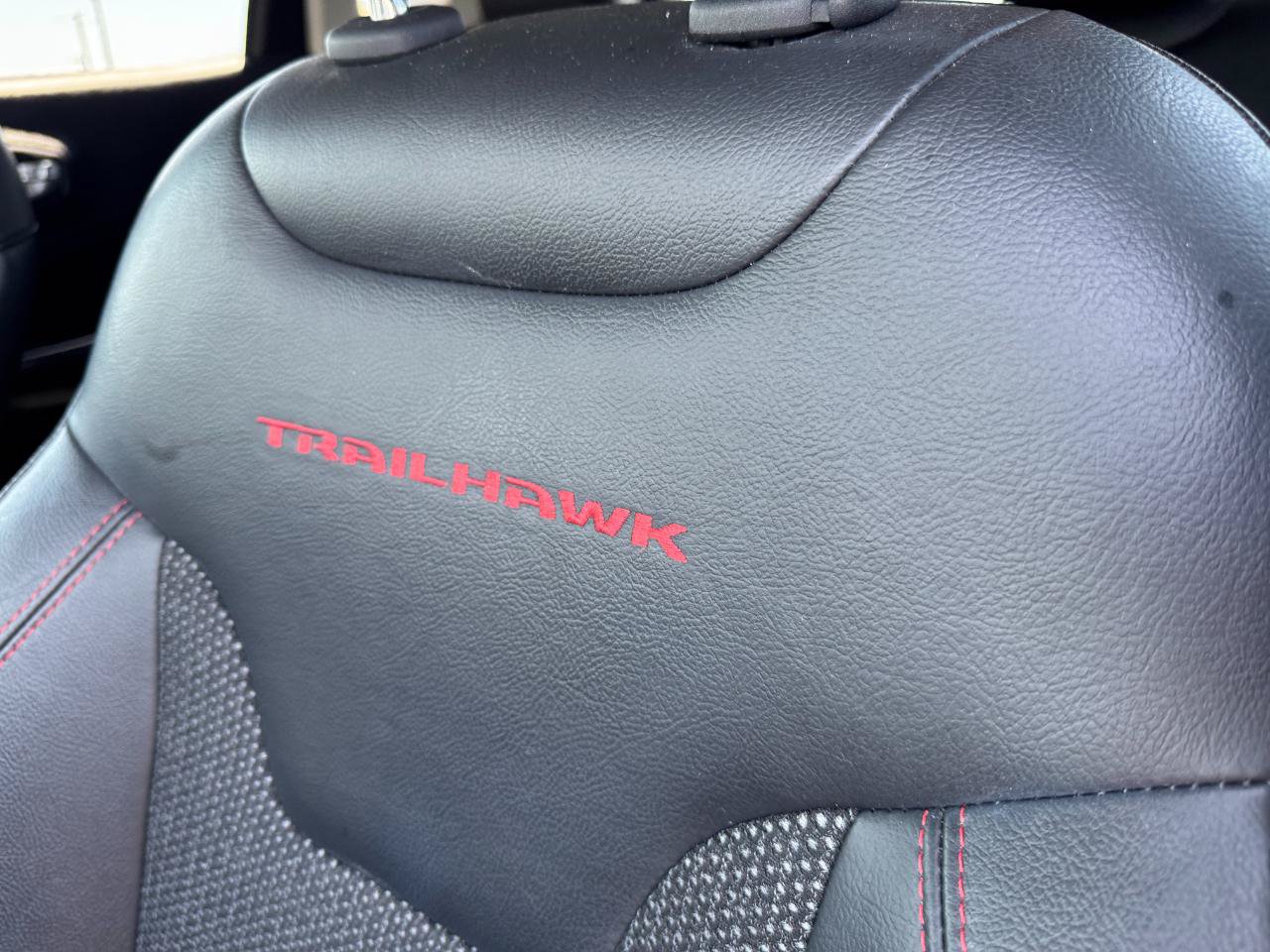 Used 2018 Jeep Compass Trailhawk AWD/4WD image 25