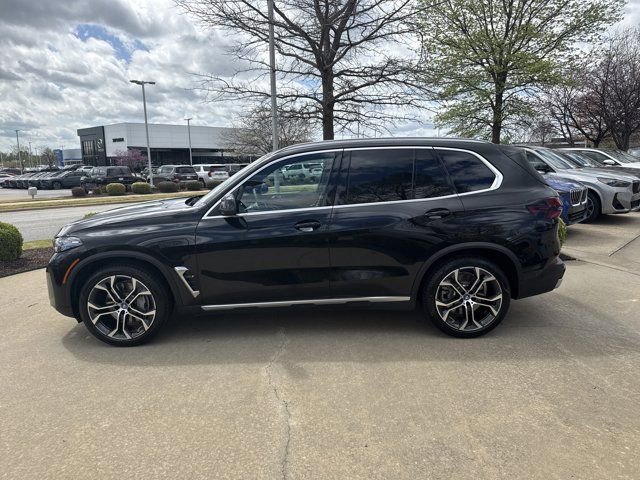 Certified 2024 BMW X5 xDrive50e w/ Premium Package image 2