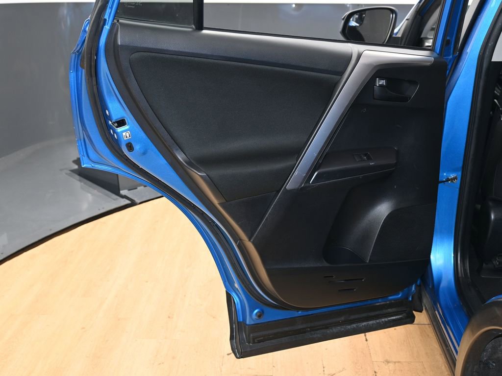 Used 2017 Toyota RAV4 LE w/ Carpet Mat Package image 33
