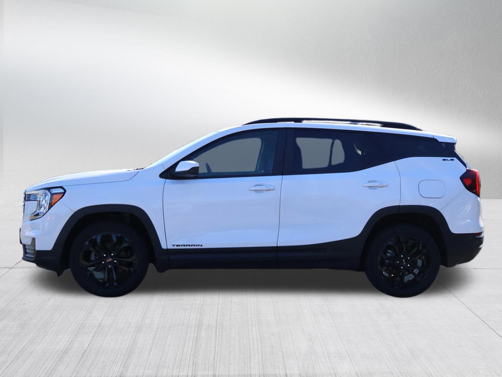 Used 2022 GMC Terrain SLE w/ Driver Convenience Package AWD/4WD image 4