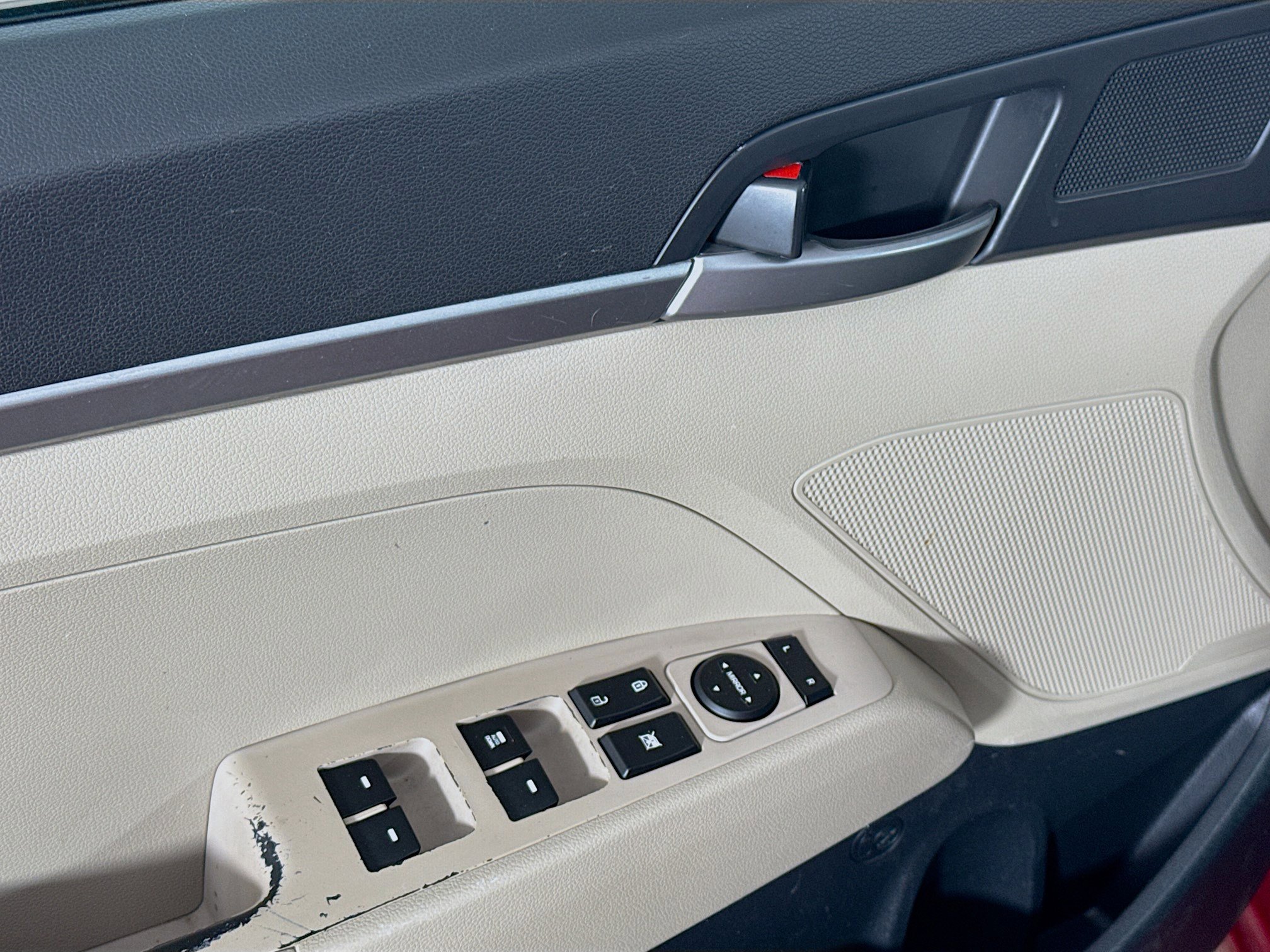 Used 2018 Hyundai Elantra SE w/ Winter Weather Package image 22